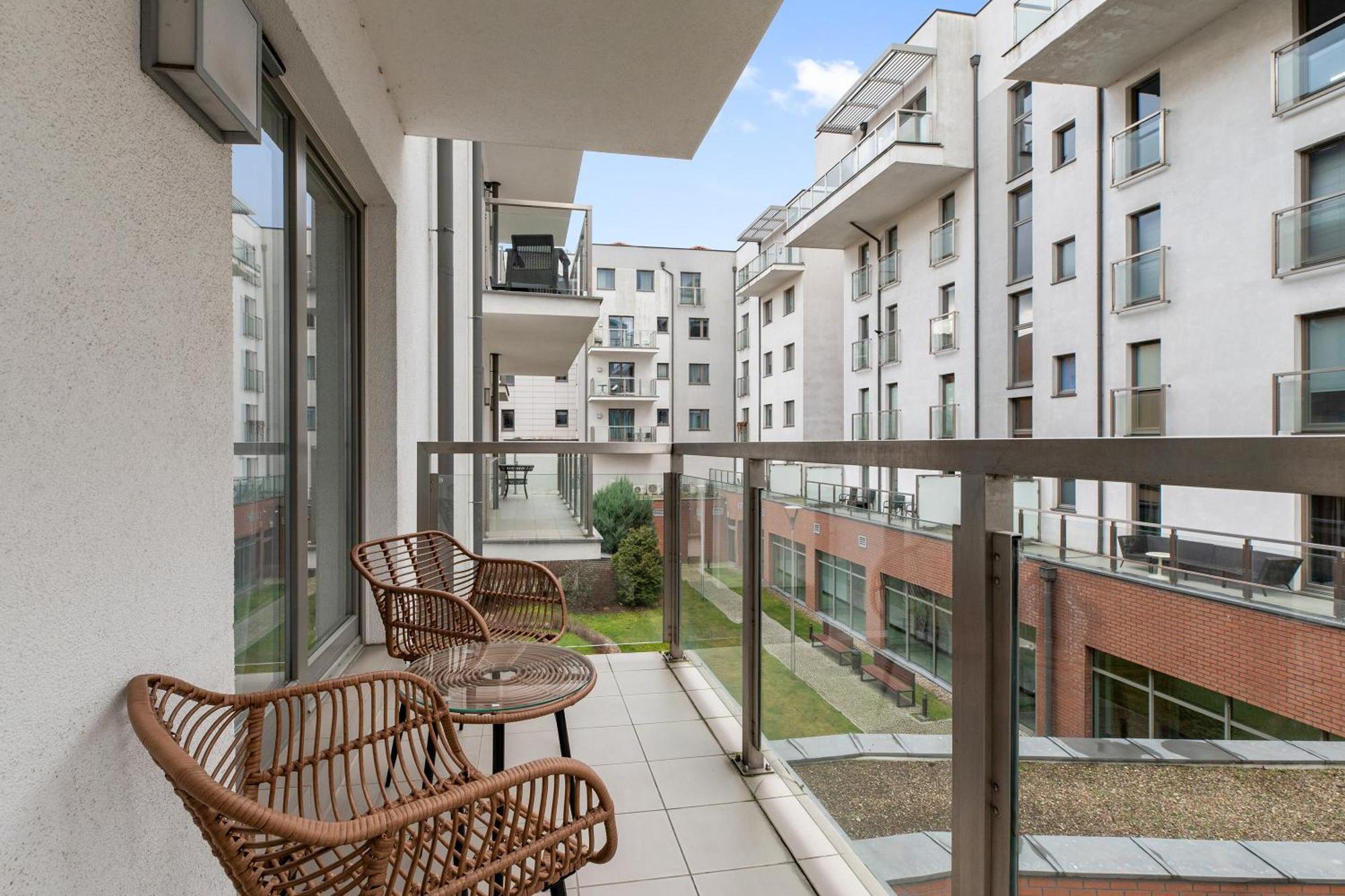 Waterlane Riverside Spa, Pool & Gym By Downtown Apartments — Photos 1